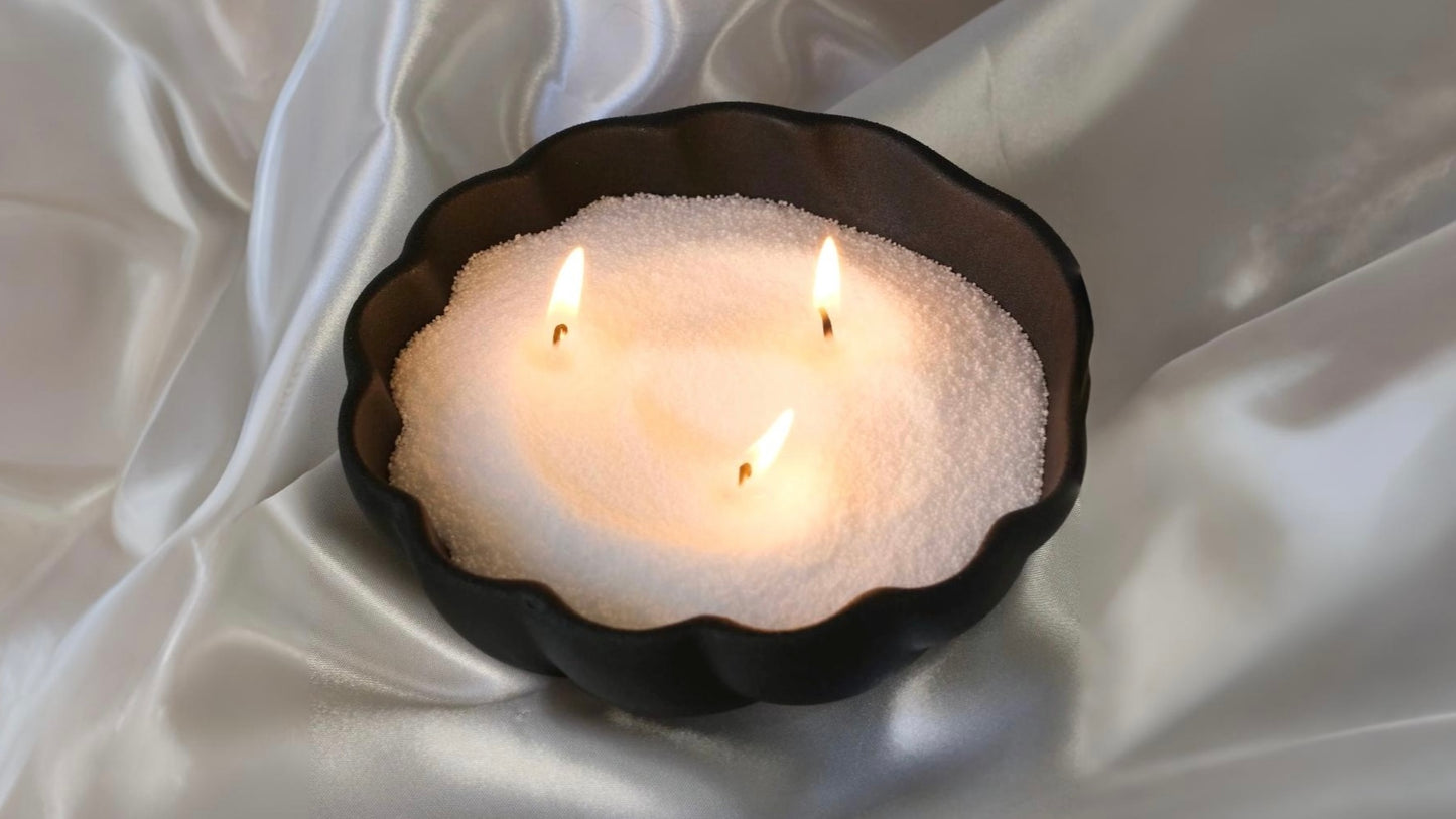 Black candle bowl with sand wax