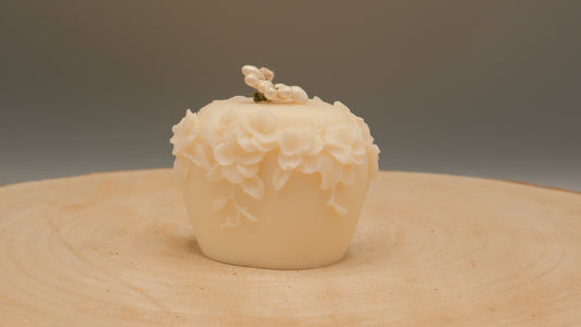 Pearlescent Ornament Candle